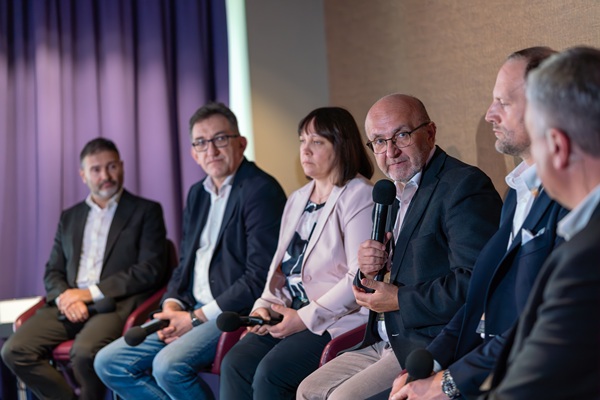 A7R02517-Enhanced-NR (002) A7R02517-Enhanced-NR (002)